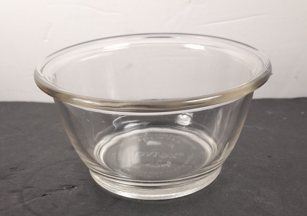 Pyrex Small Clear Lipped Glass 1 2/3 Cup Nesting Mixing Bowl #8200 Made In USA
